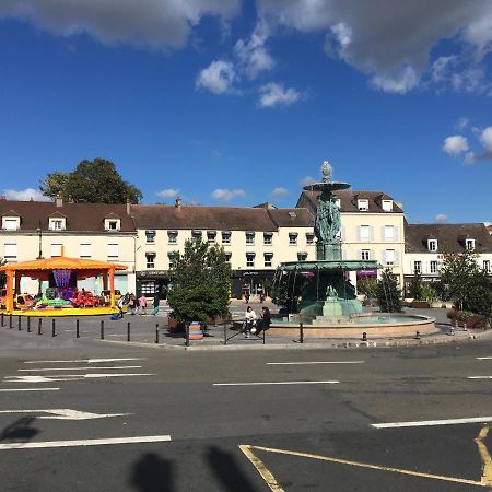 Le Saint Jean Apartamento Melun Exterior foto
