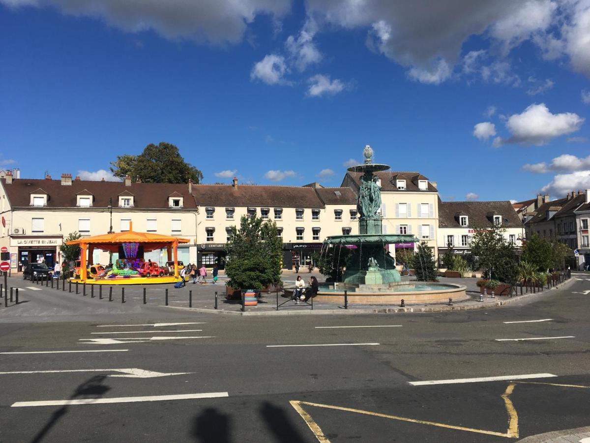 Le Saint Jean Apartamento Melun Exterior foto
